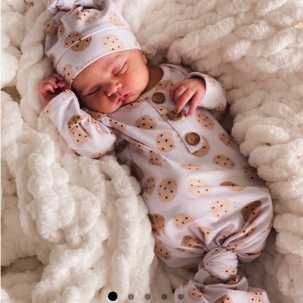 Toby 0-3 Months Headband and Floral Watercolors Knot Gown Set